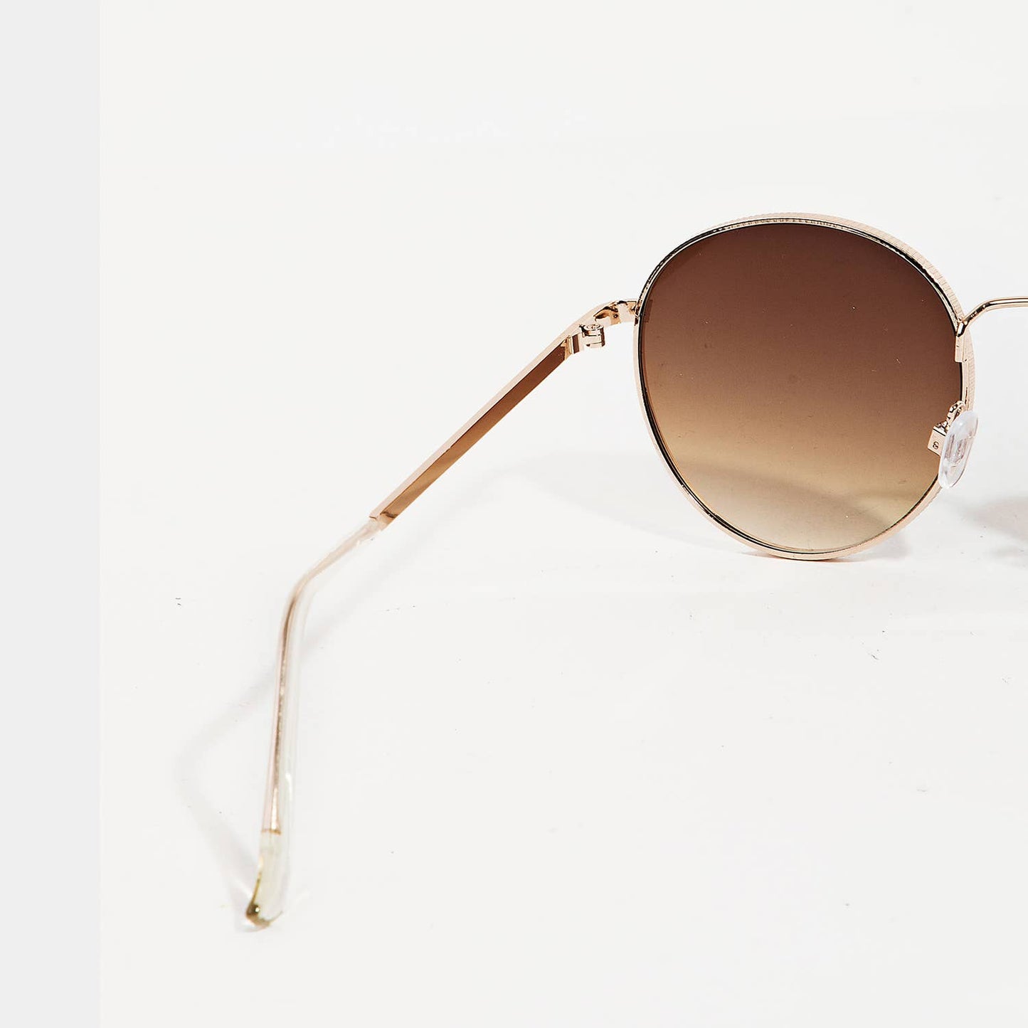 Grooved Metallic Frame Sunglasses: ASSORTED